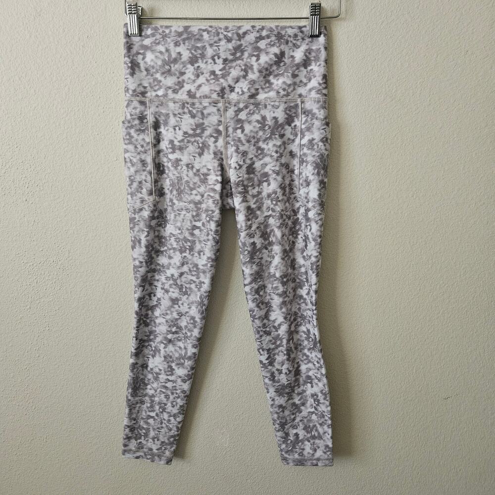 ATHLETA SALUTATION STASH 7/8 TIGHT Small